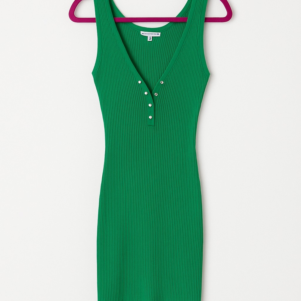 Love Tree Kelly Green Ribbed Knit Midi Dress – Size Medium